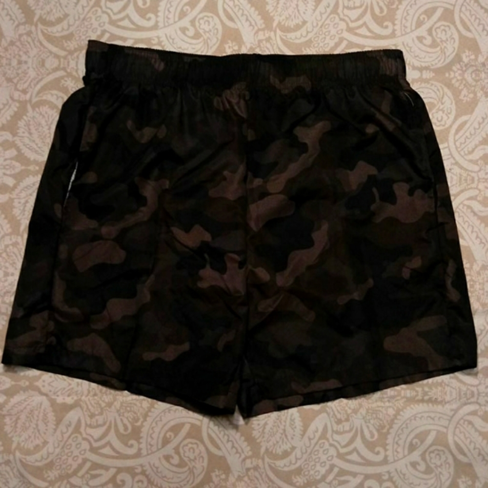 NWT Men’s Camo Swim Trunks – Adjustable Fit